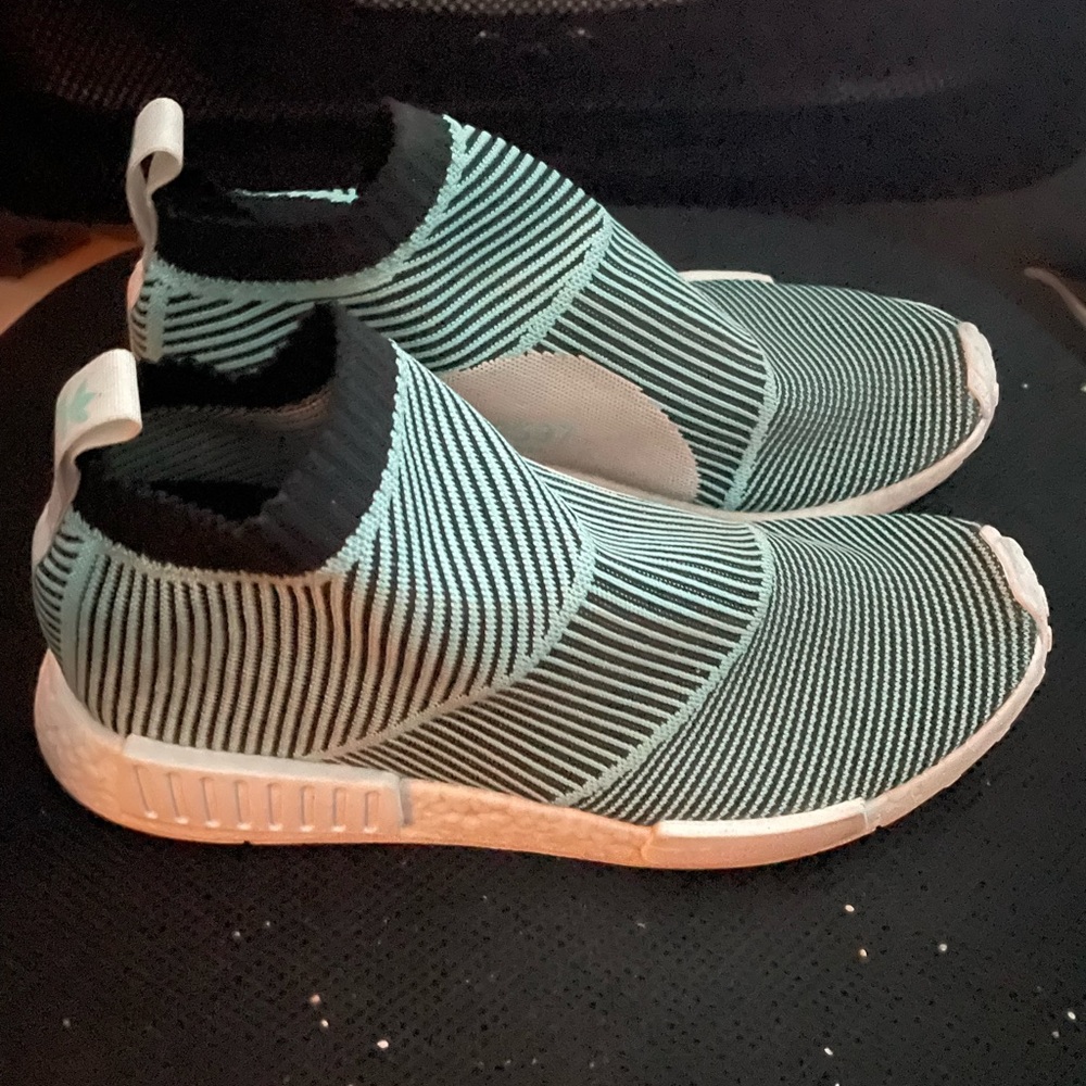 Adidas knit shoe